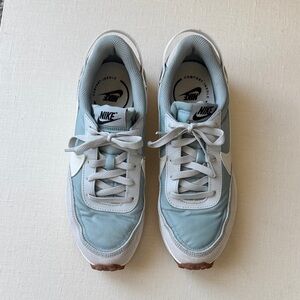 Nike Women's Waffle Debut shoes size 9